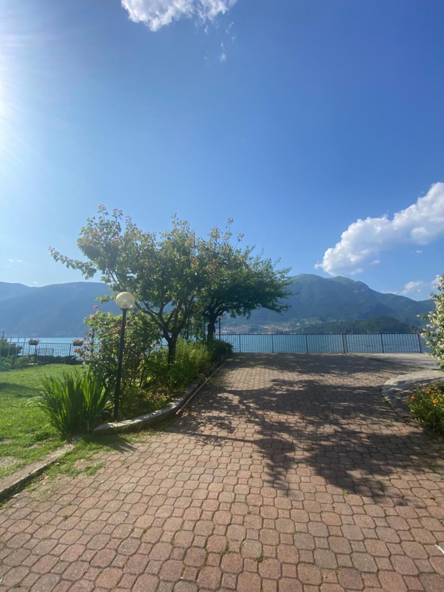 Peonia Apartment - Appartamento Vista Lago Lezzeno Exterior photo