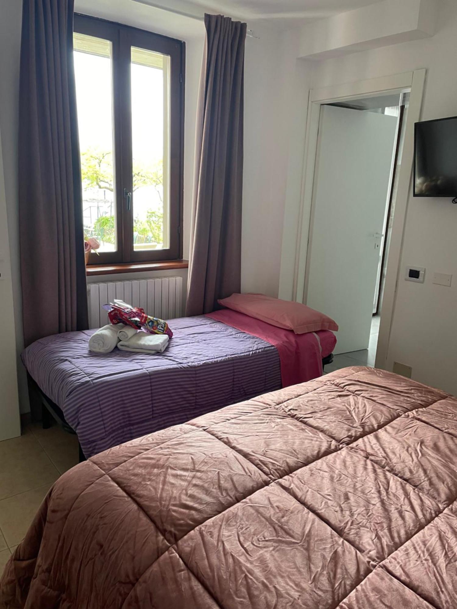 Peonia Apartment - Appartamento Vista Lago Lezzeno Room photo